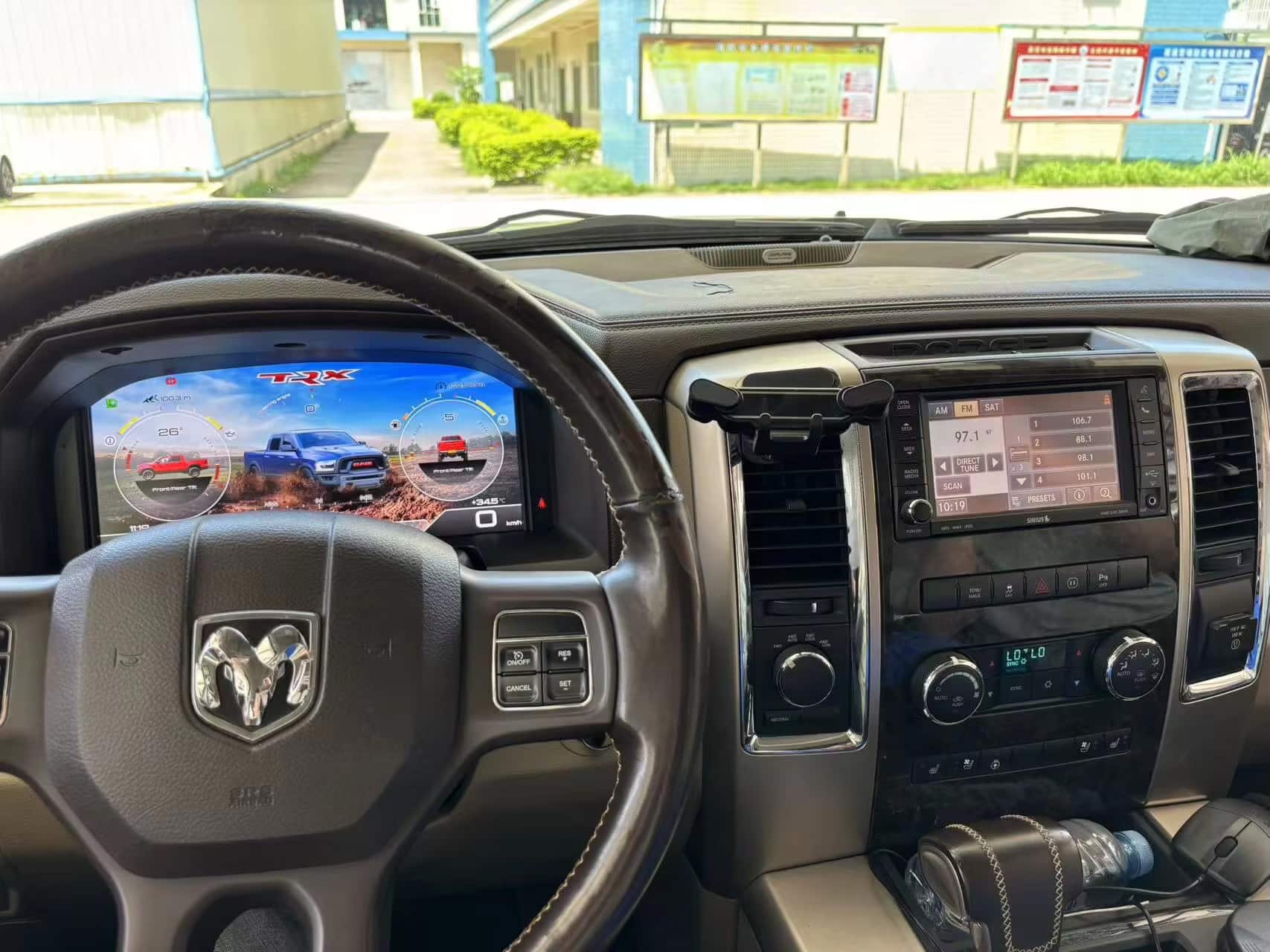 การอัปเกรดแผงหน้าปัดดิจิทัล Dodge Ram