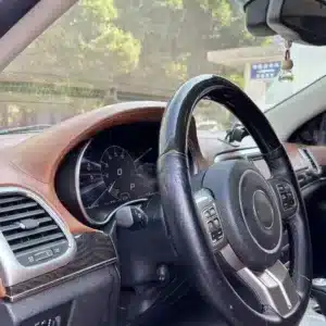 Jeep Grand Cherokee WK2 digital cluster installed dashboard view